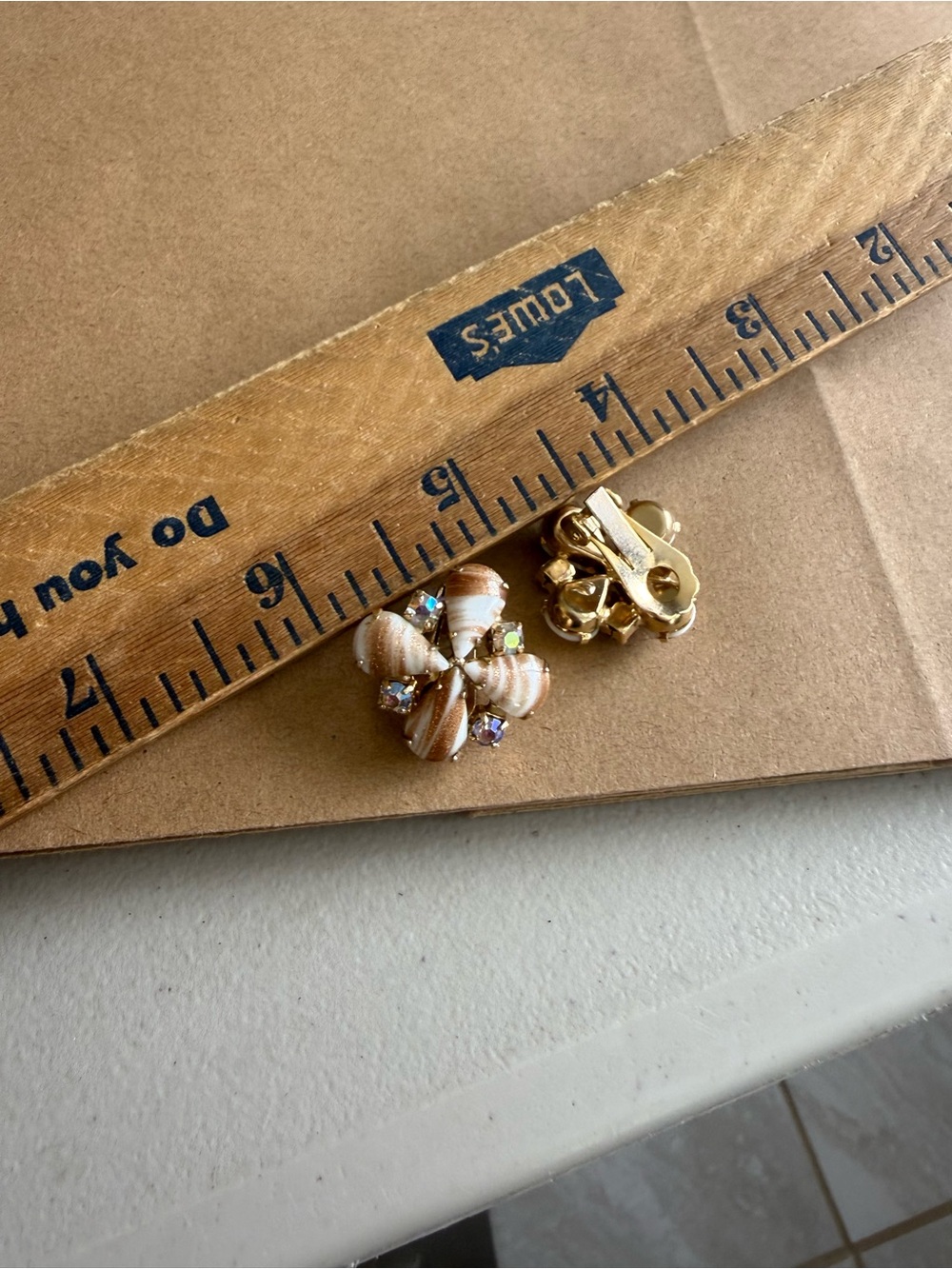 Vintage ClipOn Earrings - Picture 2 of 2
